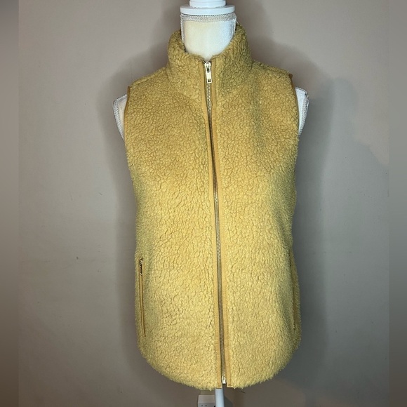⭐️J. Crew Fleece Vest - Picture 2 of 9